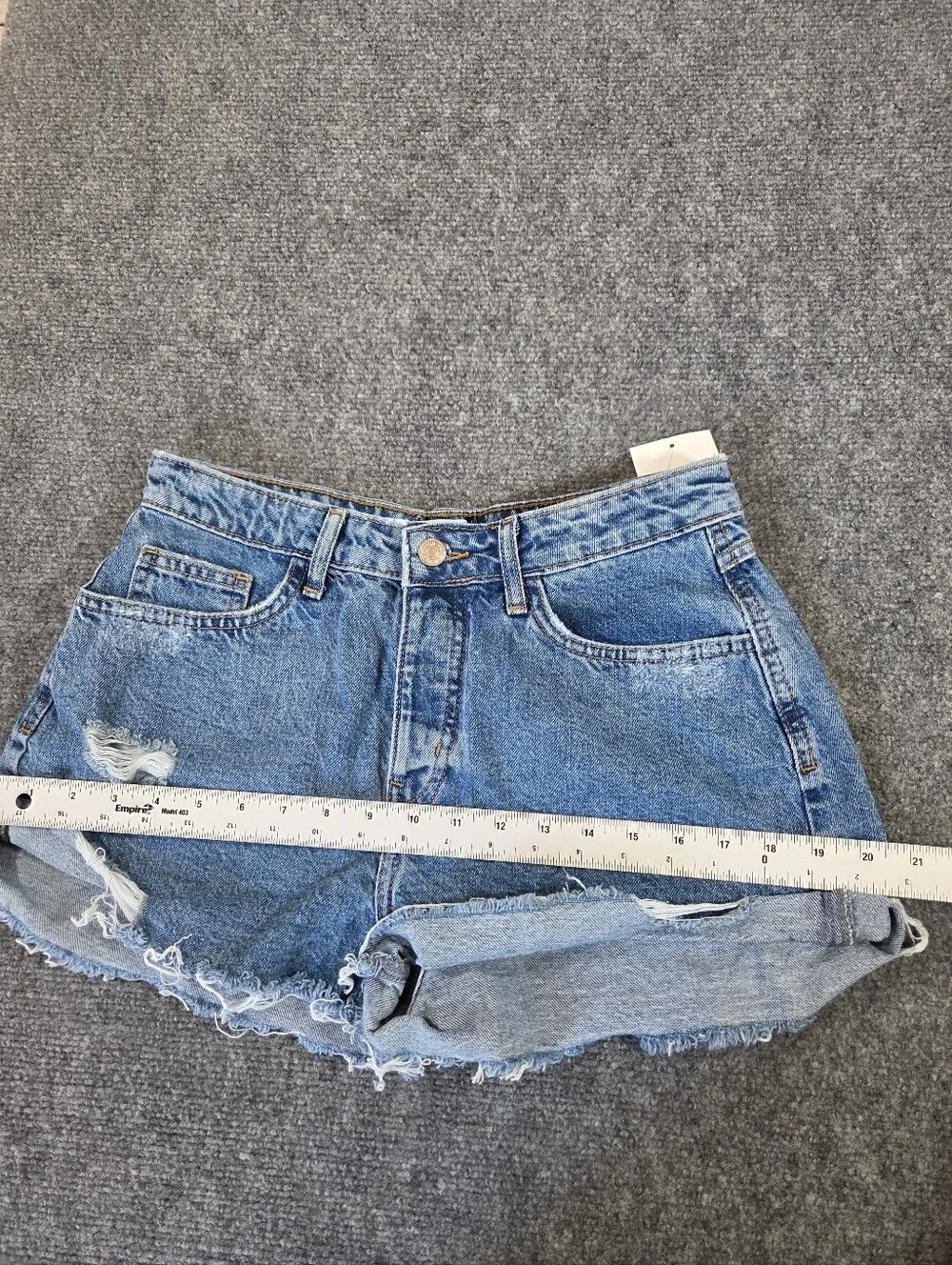 Forever‎ 21 Premium Distressed Denim Shorts Size 28 High Rise Cuffed Raw Hem NWT